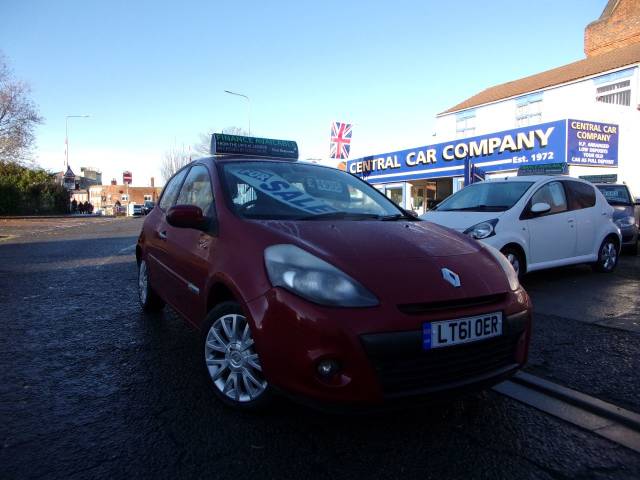 Renault Clio 1.2 16V Dynamique TomTom 3dr Hatchback Petrol Red