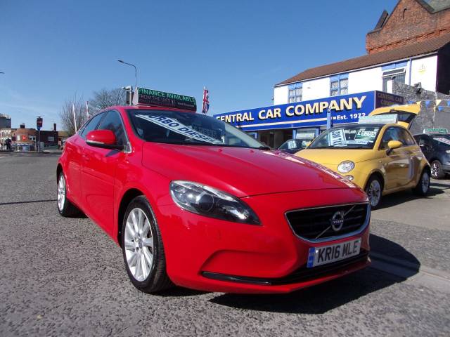 Volvo V40 2.0 D3 [4 Cyl 150] SE Lux Nav 5dr Hatchback Diesel Red